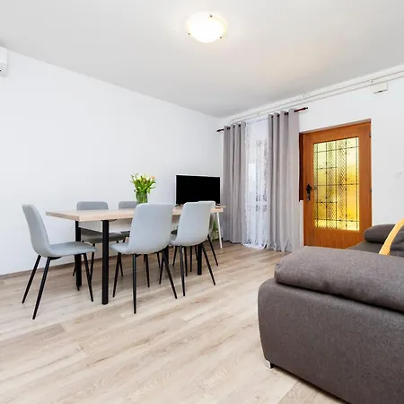 Apartments Relax Rovinj Exterior photo