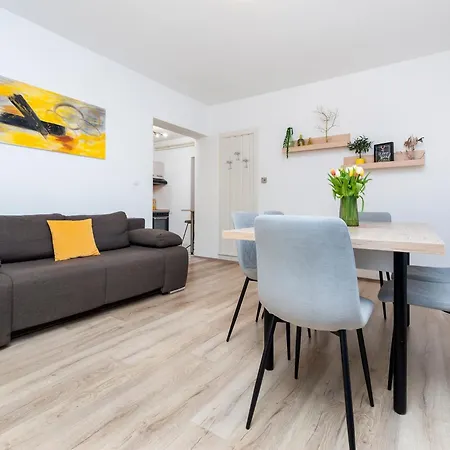 Apartments Relax Rovinj Exterior photo
